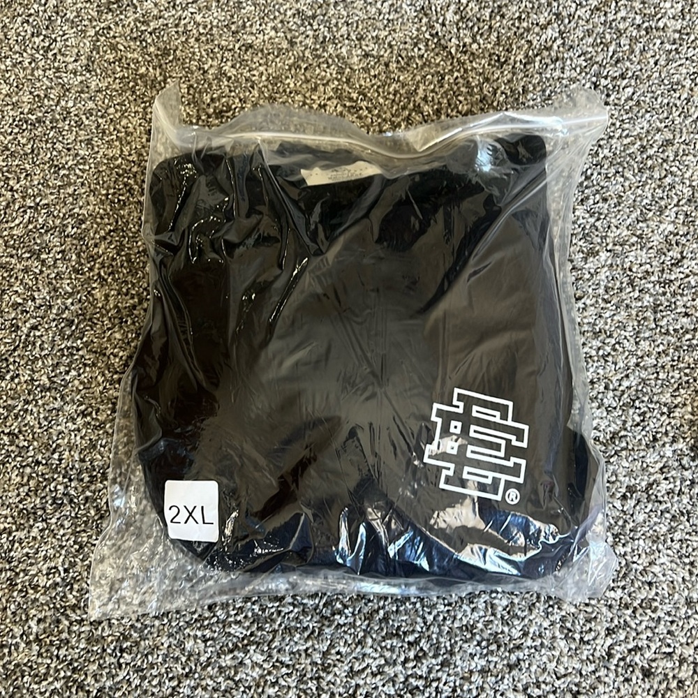 NEW Men’s Eric Emanuel crewneck sweatshirt